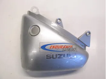 Cache lateral gauche SUZUKI VL 125 2000-2007 INTRUDER