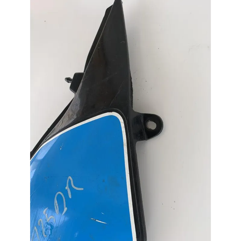 Cache carenage sous selle droit SUZUKI DR 125 S 1990-1993