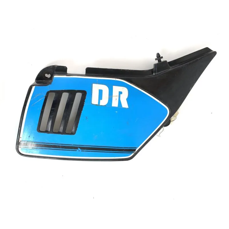 Cache carenage sous selle droit SUZUKI DR 125 S 1990-1993