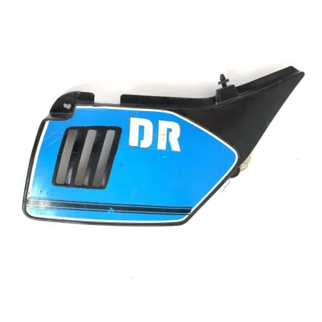 Cache carenage sous selle droit SUZUKI DR 125 S 1990-1993
