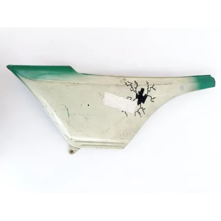 Cache carenage sous selle gauche KAWASAKI GPZ 550 1981-1985