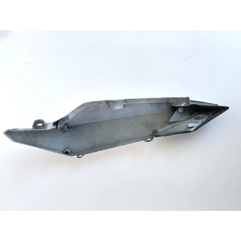 Cache carenage coque arriere droit YAMAHA XJ6 N 600 2009-2011