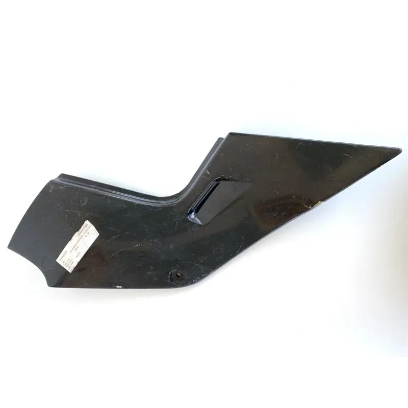 Cache carenage sous selle droit SUZUKI GSX 1100 F 1988-1993