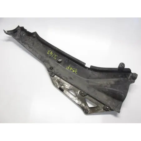 Cache carenage coque arriere gauche SUZUKI GSX F 750 1989-1997