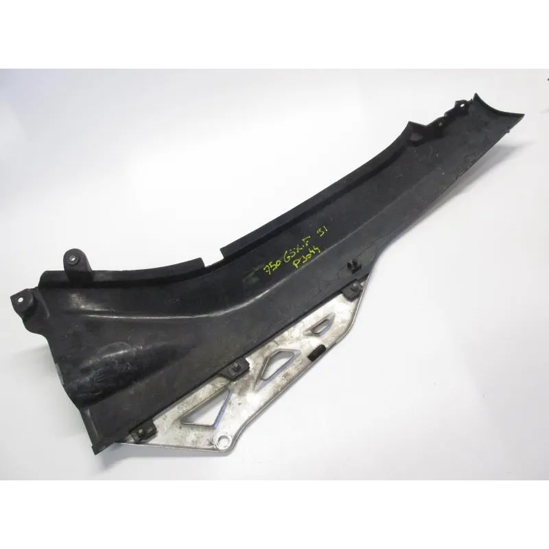 Cache carenage coque arriere gauche SUZUKI GSX F 750 1989-1997