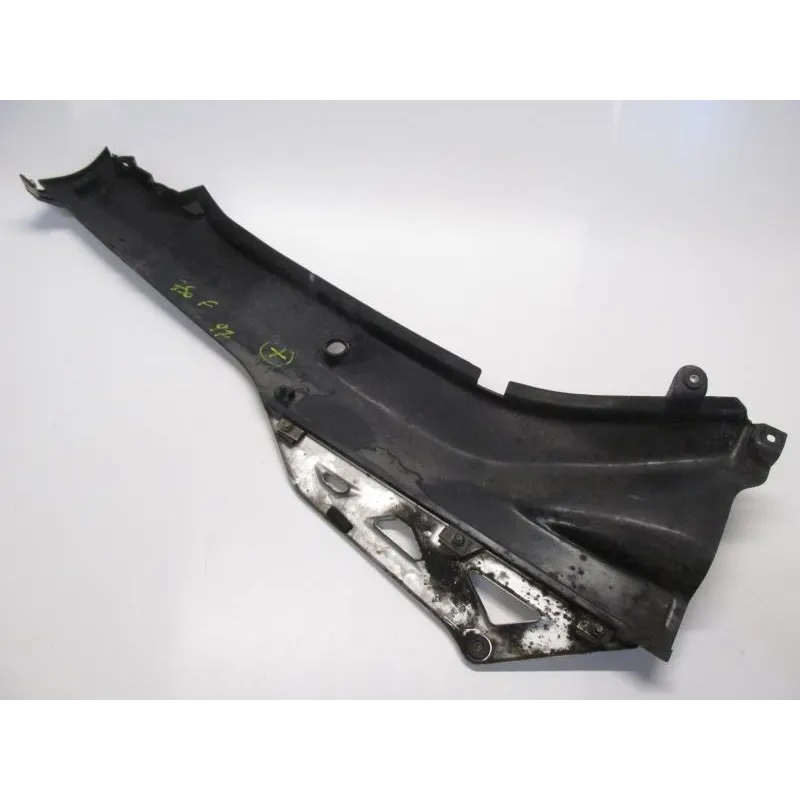 Cache carenage coque arriere gauche SUZUKI GSX F 750 1989-1997