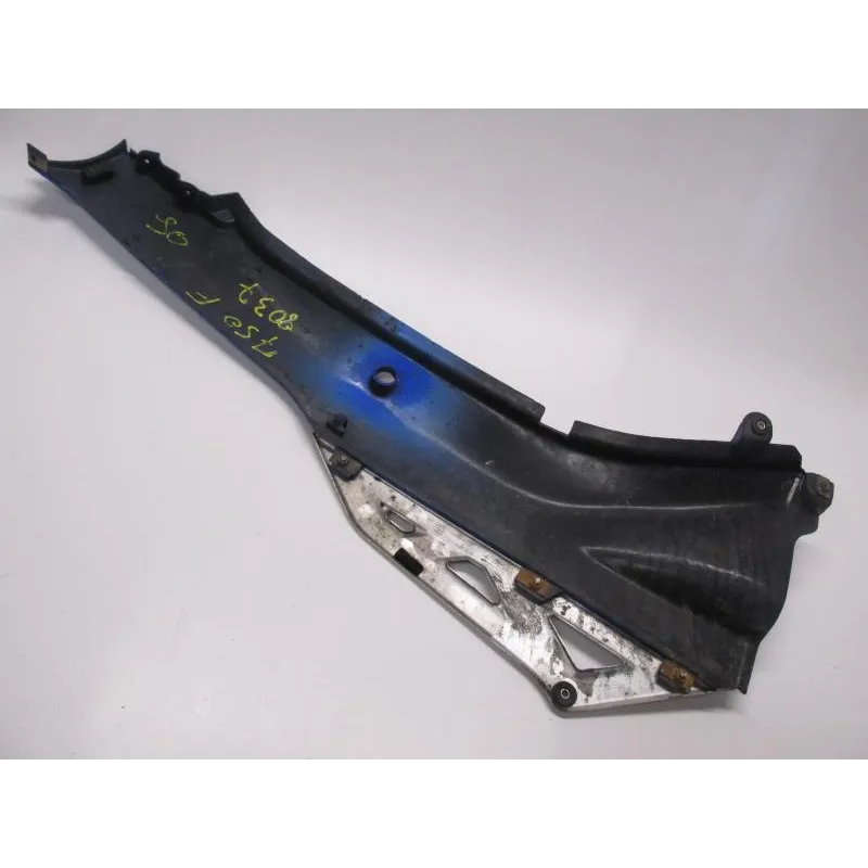 Cache carenage coque arriere gauche SUZUKI GSX F 750 1989-1997