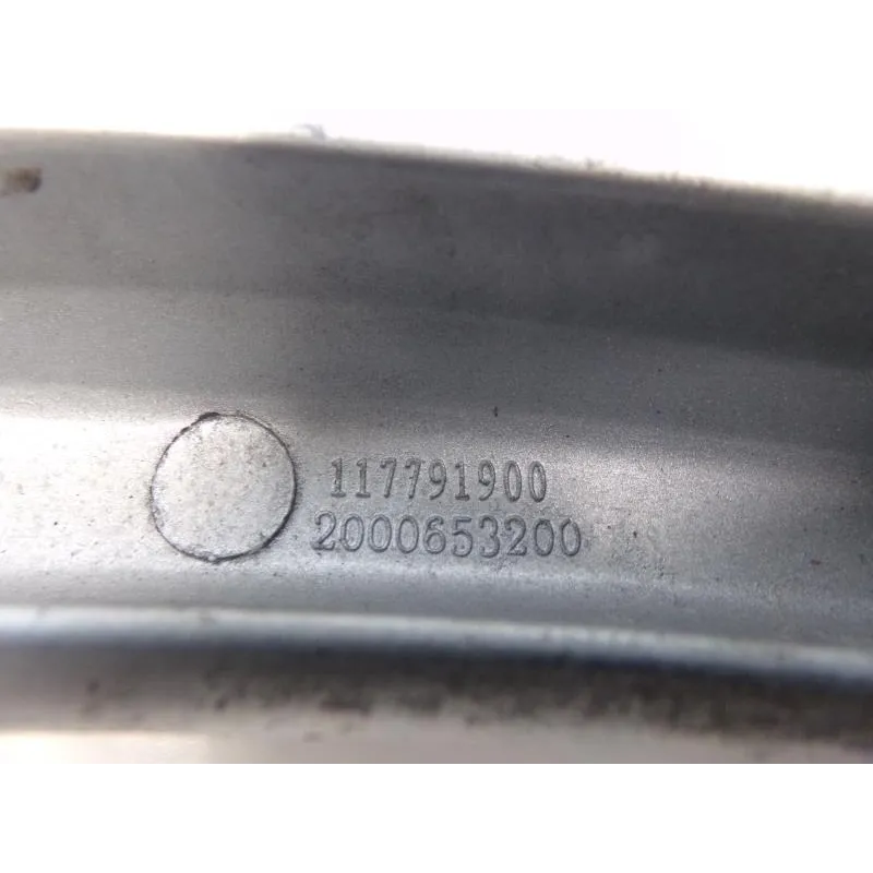 Poignee arriere PEUGEOT KISBEE 50 2011-2012 4T