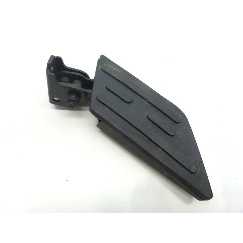 Repose pieds arriere droit PEUGEOT KISBEE 50 2011-2012 4T