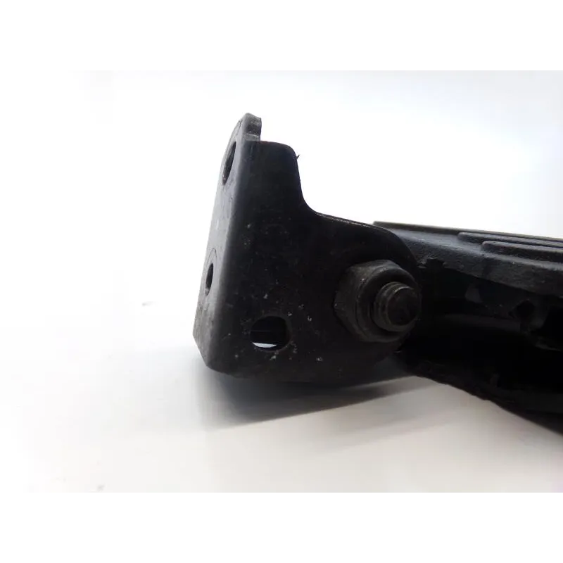 Repose pieds arriere droit PEUGEOT KISBEE 50 2011-2012 4T