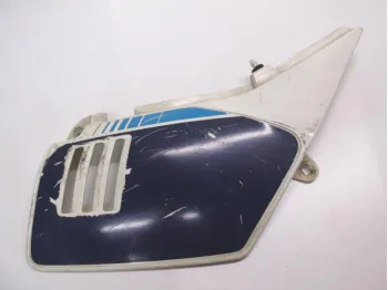 Cache lateral droit SUZUKI DR 125 1989-1993