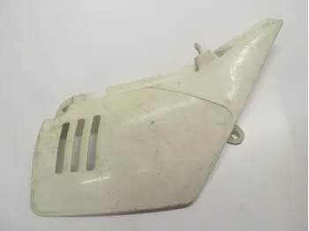 Cache lateral droit SUZUKI DR 125 1989-1993