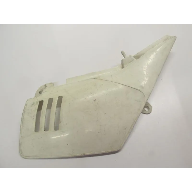 Cache lateral droit SUZUKI DR 125 1989-1993