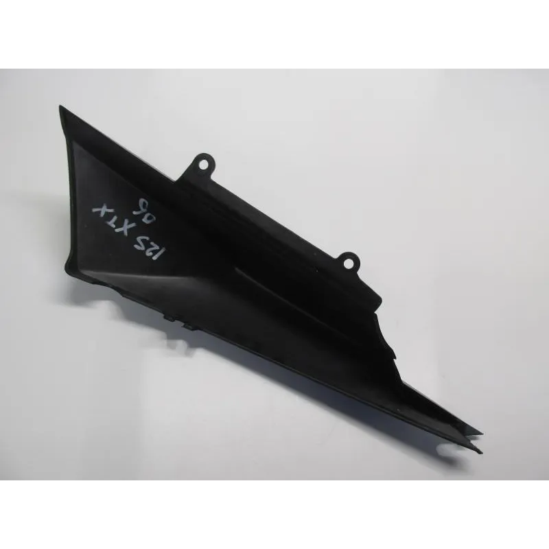 Cache carenage coque arriere droit YAMAHA XT 125 X 2005-2010
