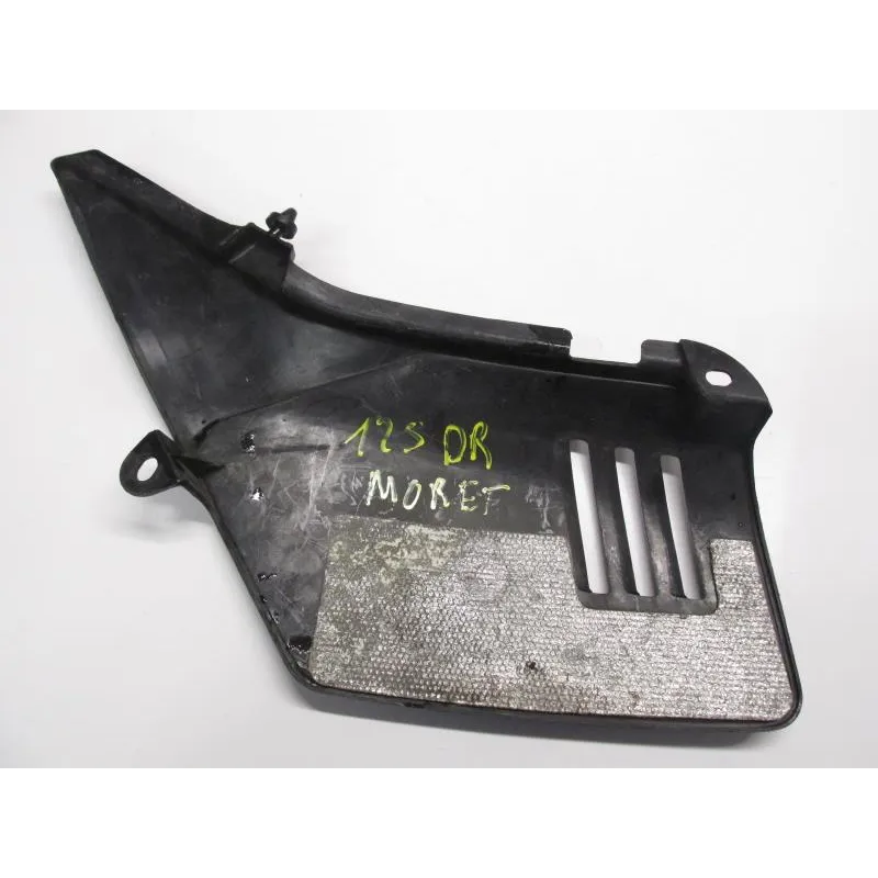 Cache lateral droit SUZUKI DR 125 1989-1993