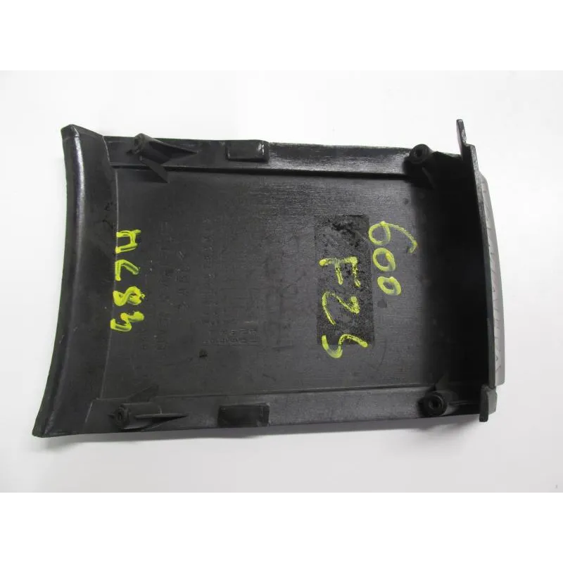 Cache jonction coque arriere YAMAHA FZS 600 1998-2003 FAZER