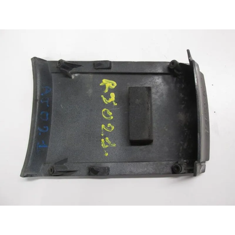 Cache jonction coque arriere YAMAHA FZS 600 1998-2003 FAZER