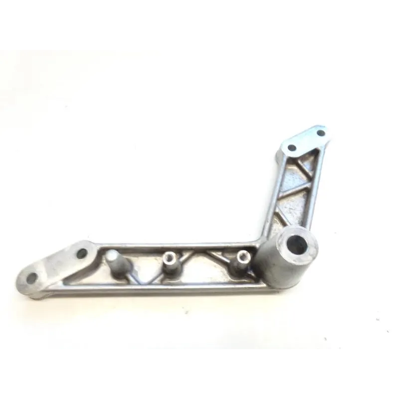 Support moteur droit SUZUKI DL 650 2004-2006 VSTROM
