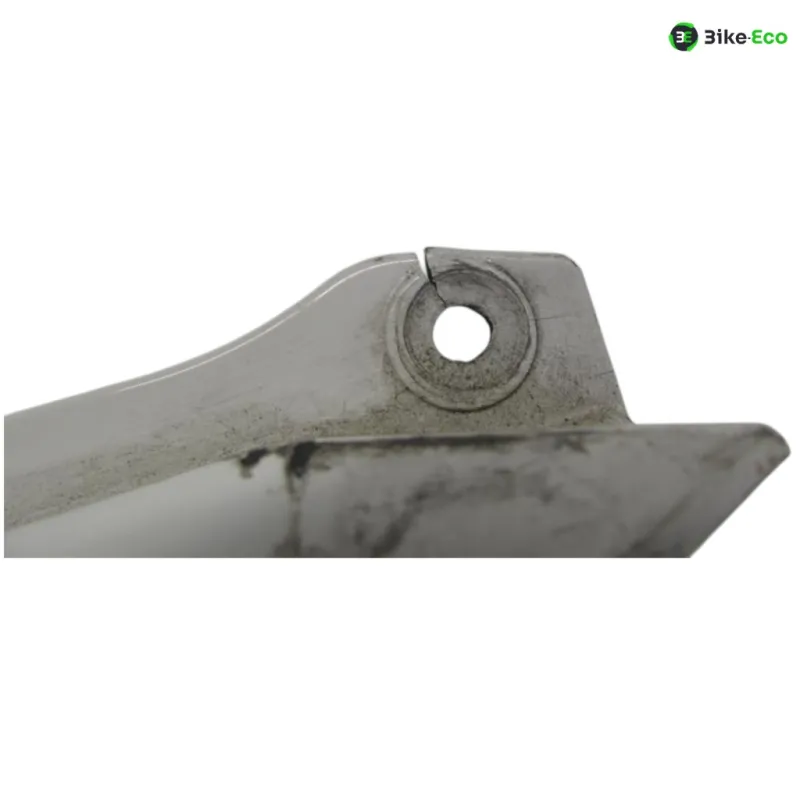 Cache carenage sous selle gauche YAMAHA FJR 1300 2003-2005 ABS