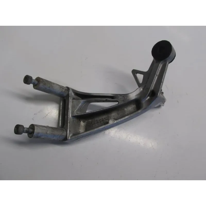 Platine et repose pieds arriere droit SUZUKI SV 650 N 1999-2002