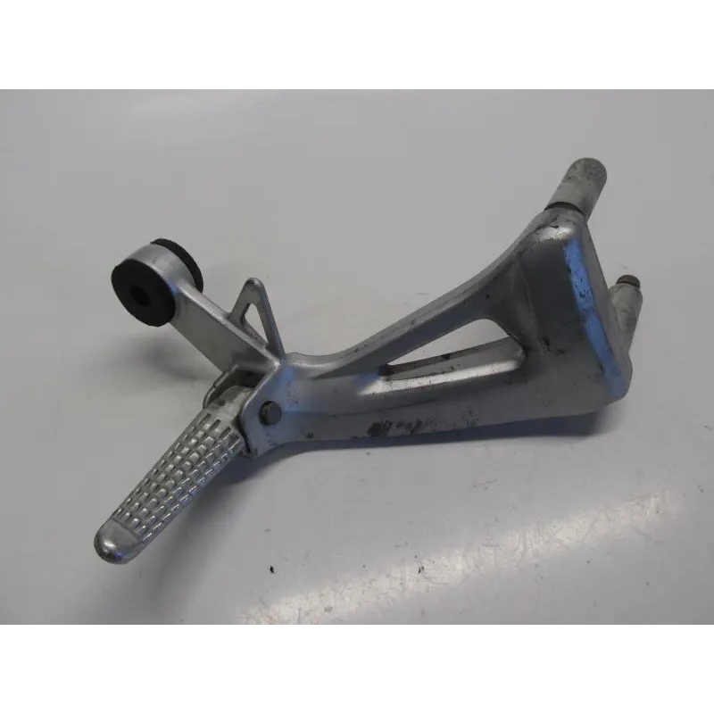 Platine et repose pieds arriere droit SUZUKI SV 650 N 1999-2002