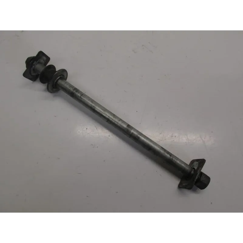 Axe de roue arriere SUZUKI SV 650 N 1999-2002