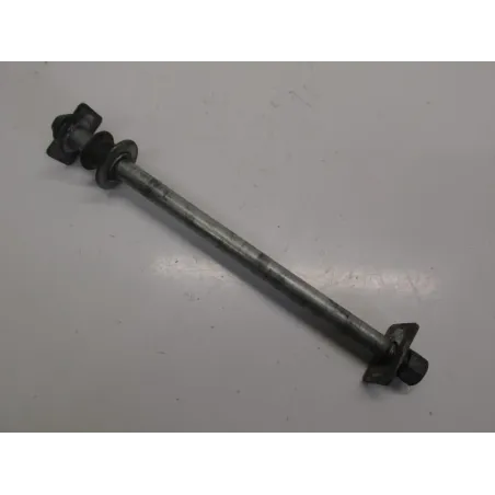 Axe de roue arriere SUZUKI SV 650 N 1999-2002