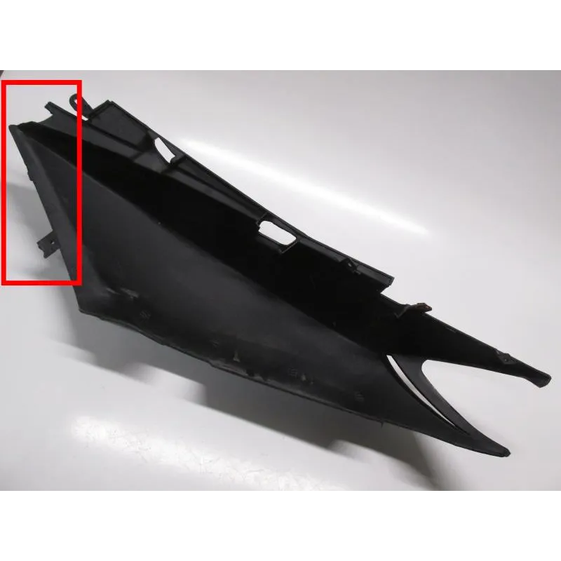 Cache carenage coque arriere droit YAMAHA XP 500 2001-2003 TMAX