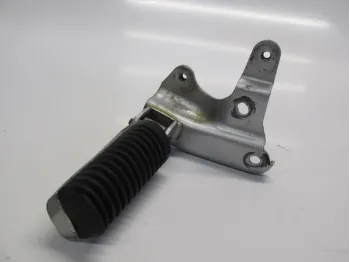 Platine et repose pieds arriere droit YAMAHA XP 500 2001-2003 TMAX