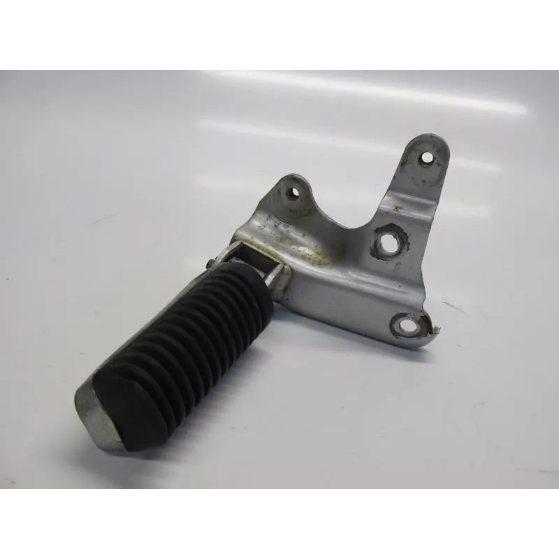 Platine et repose pieds arriere droit YAMAHA XP 500 2001-2003 TMAX