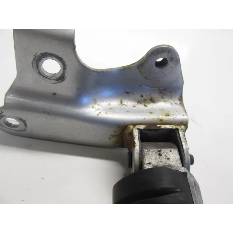 Platine et repose pieds arriere gauche YAMAHA XP 500 2001-2003 TMAX