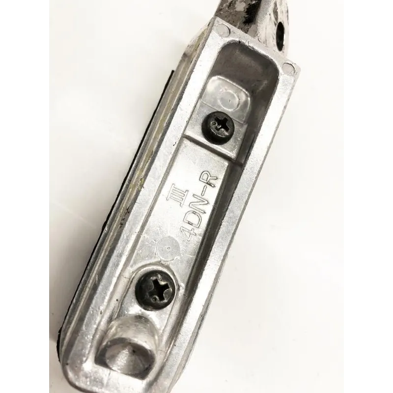 Repose pieds arriere droit YAMAHA XP 500 2001-2007 TMAX