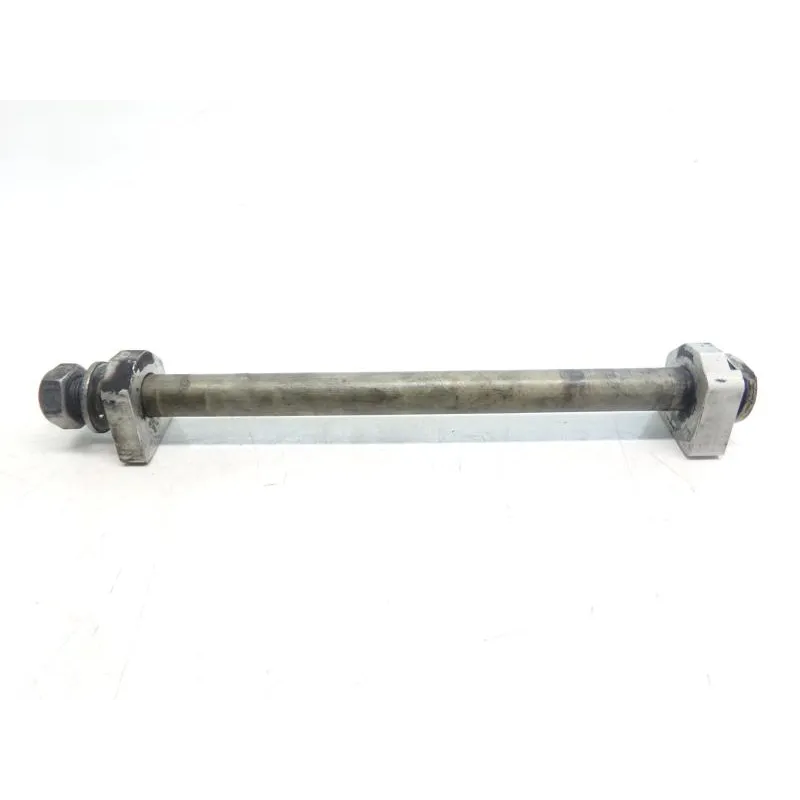 Axe de roue arriere TRIUMPH STREET TRIPLE 675 2007-2011