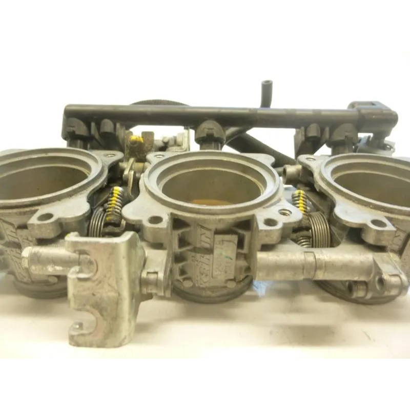 Rampe d'injection TRIUMPH DAYTONA 675 2006-2008