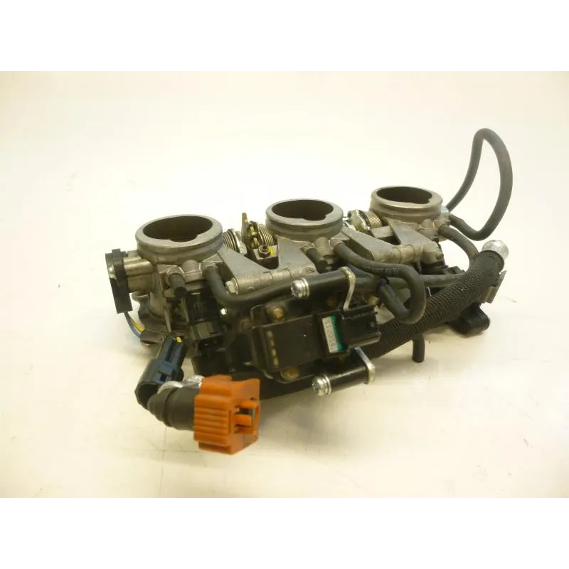 Rampe d'injection TRIUMPH DAYTONA 675 2006-2008