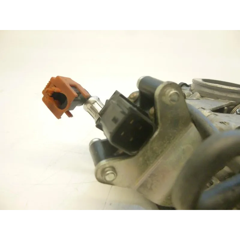 Rampe d'injection TRIUMPH DAYTONA 675 2006-2008
