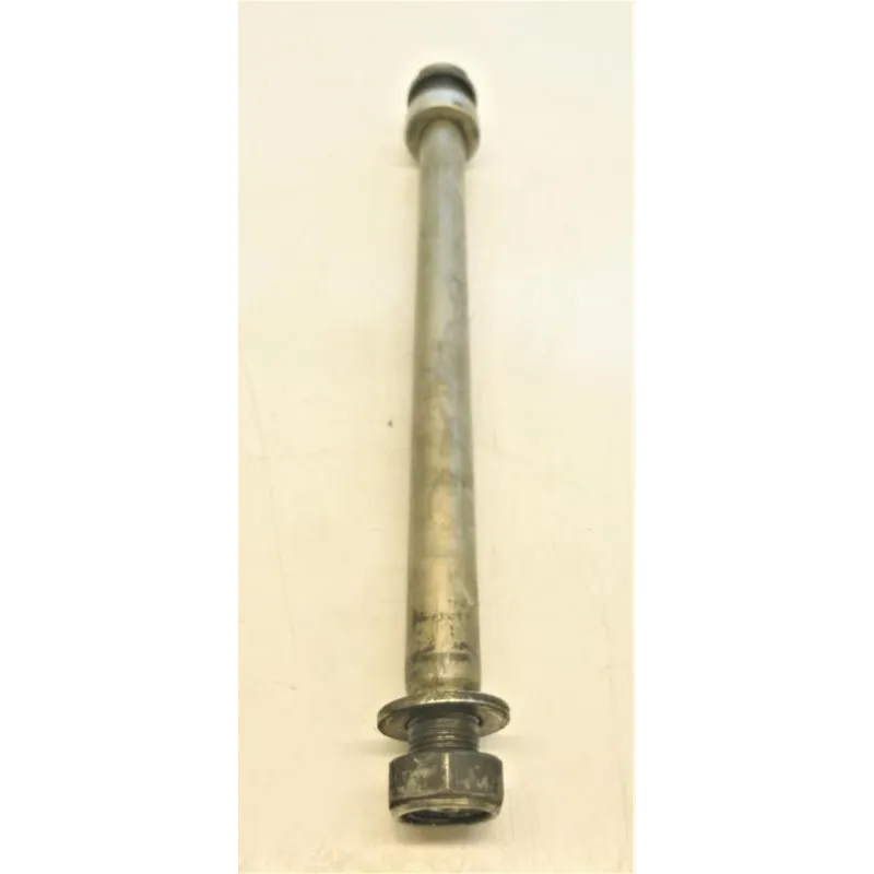 Axe de roue arriere TRIUMPH DAYTONA 675 2006-2008