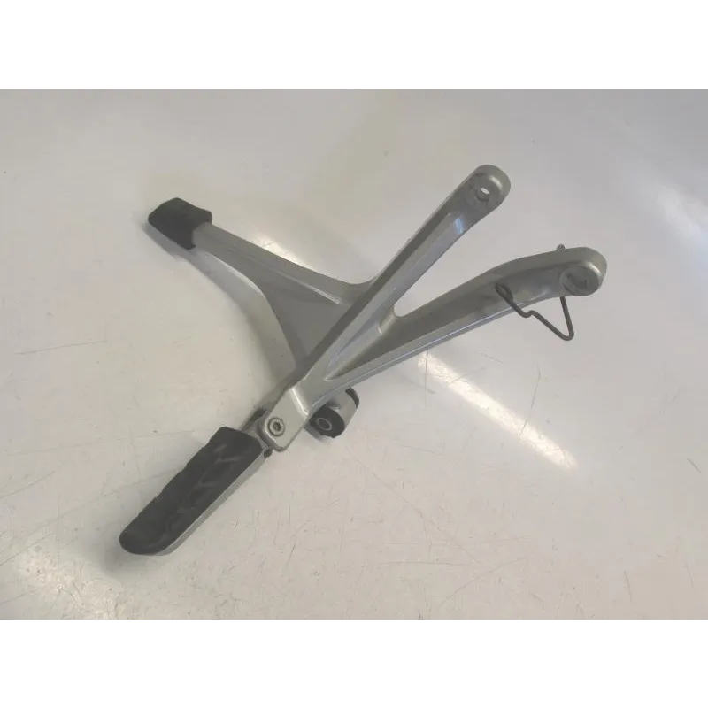 Platine et repose pieds arriere droit HONDA VFR 1200 F 2010-2016