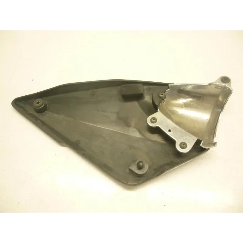 Cache carenage sous selle gauche SUZUKI GSF 600 2000-2004 BANDIT S