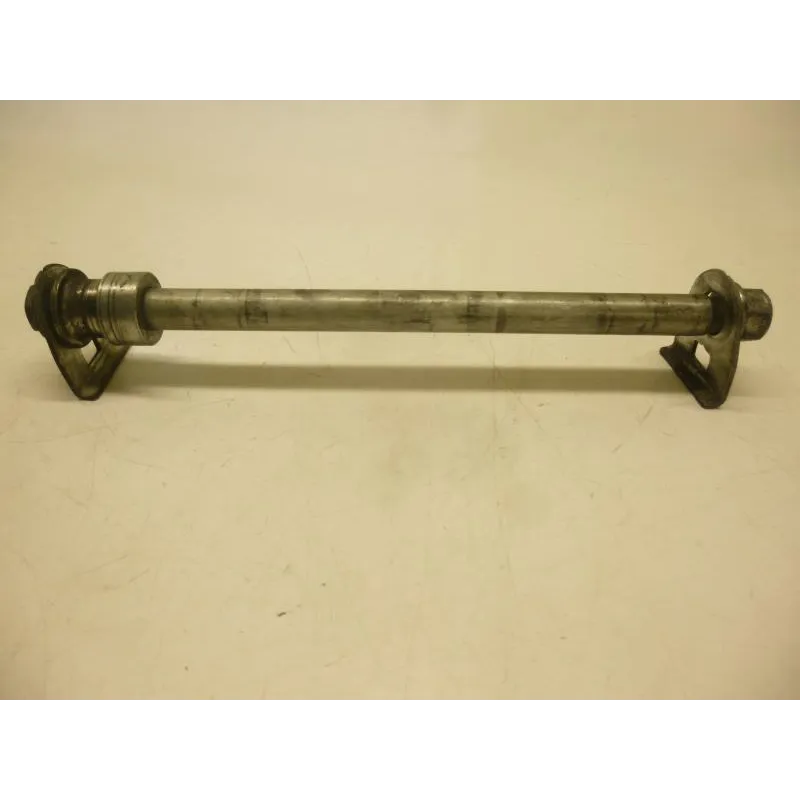 Axe de roue arriere SUZUKI GSF 600 2000-2004 BANDIT S
