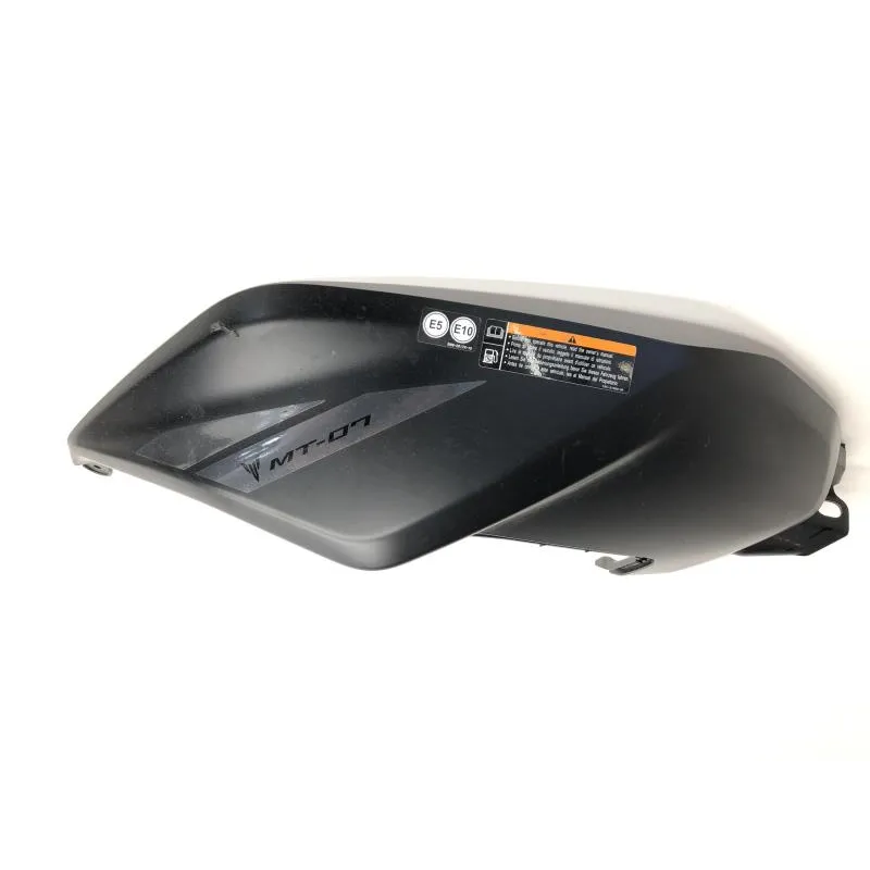 Cache reservoir droit YAMAHA MT07 700 2018-2020