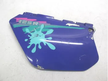 Cache carenage sous selle gauche YAMAHA DT 125 R 1989-1992