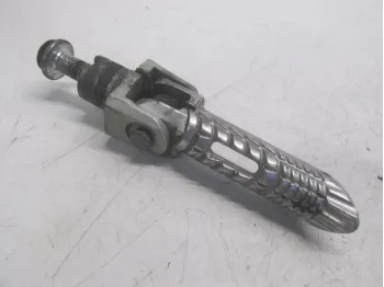 Repose pieds avant gauche SUZUKI GSXR 1000 2007-2008