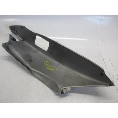 Cache carenage coque arriere gauche YAMAHA YP 125 2001-2002 MAJESTY