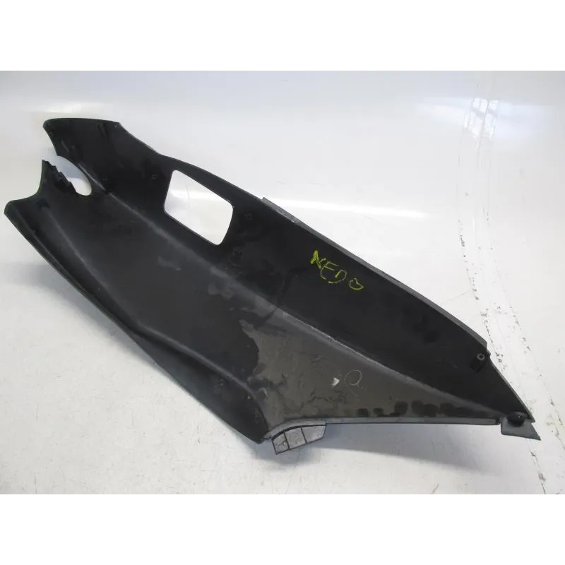 Cache carenage coque arriere gauche YAMAHA YP 125 2001-2002 MAJESTY