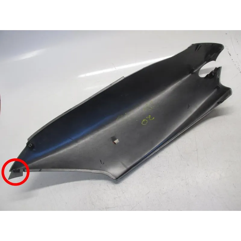 Cache carenage coque arriere droit YAMAHA YP 125 2001-2002 MAJESTY