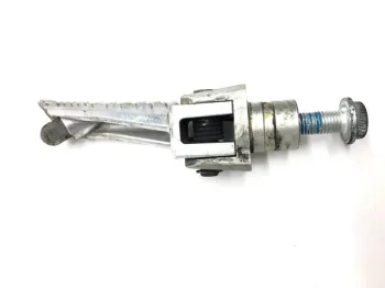 Repose pieds avant droit SUZUKI GSXR 750 2008-2010