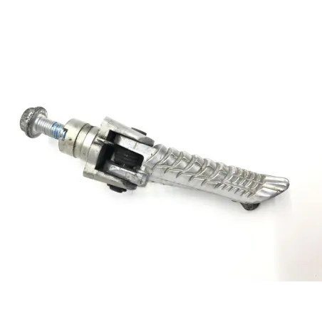 Repose pieds avant droit SUZUKI GSXR 750 2008-2010