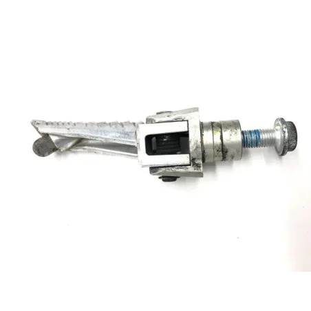 Repose pieds avant droit SUZUKI GSXR 750 2008-2010