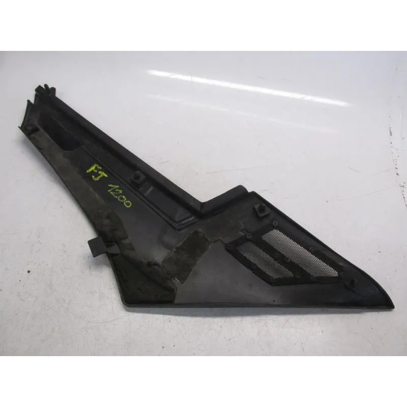 Cache carenage sous selle gauche YAMAHA FJ 1200 1986-1987